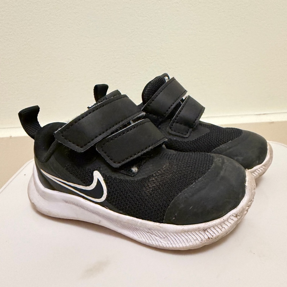 Nike Kids Black and White Velcro Sneakers